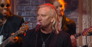 Joe Walsh Takes Us Back To The ’70s With Impromptu Performance