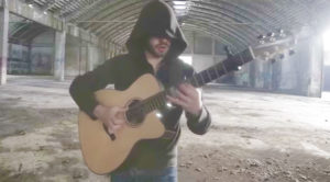 Man Plays AC/DC’s ‘Thunderstruck’ Entirely On One Guitar, And It’s Freaking Badass!