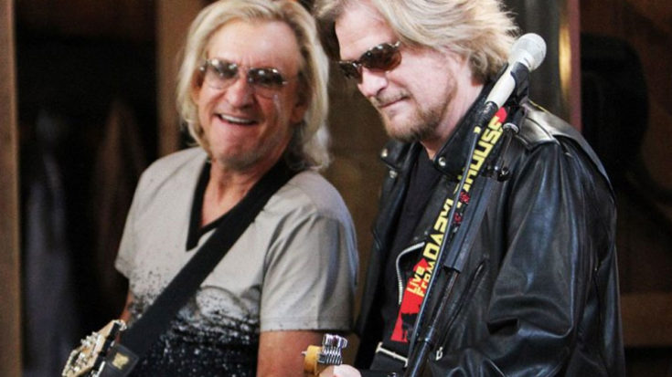 Joe Walsh & Daryl Hall Once Played “Life’s Been Good” And Even Their Own Bandmates Were In Awe | I Love Classic Rock Videos