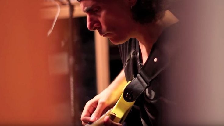 Cameraman Secretly Films Steve Vai Playing Guitar – Ends Up Discovering Something Cool | I Love Classic Rock Videos