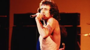 Someone Just Found An Old Handwritten Letter From Bon Scott And It’s Utterly Heartbreaking…