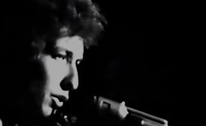 1965 UK Tour: Watch The Only Footage Of Bob Dylan’s “Tambourine Man” In This Tour