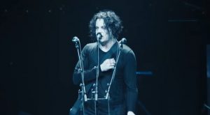 Busker’s Smashed Guitar Gets Replaced By Jack White