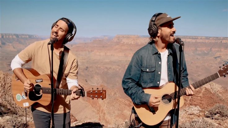 Watch An Incredible ‘Have You Ever Seen The Rain’ Cover At Grand Canyon | I Love Classic Rock Videos