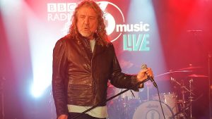 Robert Plant Proves His Golden Voice In “Whole Lotta Love”  Performance