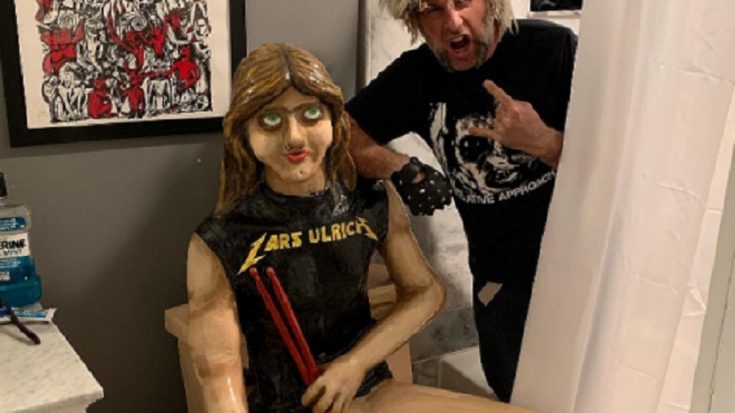 Custom Lars Ulrich Toilet Is Going Rounds On The Internet | I Love Classic Rock Videos