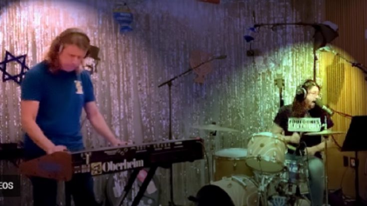Dave Grohl and Greg Kurstin Covers Van Halen’s “Jump” | I Love Classic Rock Videos