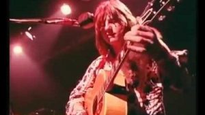 Relive Greg Lake’s Amazing Vocal Performance With ELP For “Take A Pebble”