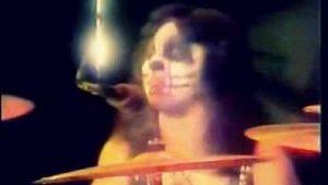 Relive Peter Criss’ Amazing Vocals In KISS’ Dick Clark Performance