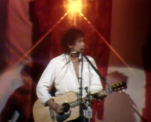 Watch Bob Dylan, Keith Richards and Ron Wood’s Performance Of “Blowin’ In The Wind” In 1985