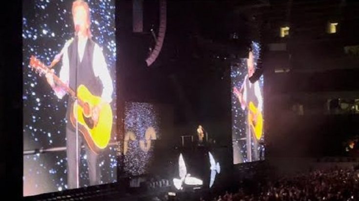 Crowd Goes Wild When Paul McCartney Performs ‘Black Bird’ In Recent Show | I Love Classic Rock Videos