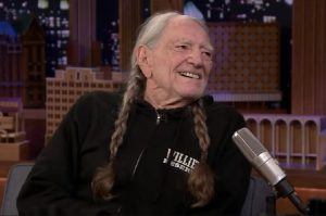 The Story Of Willie Nelson’s Iconic Guitar Trigger
