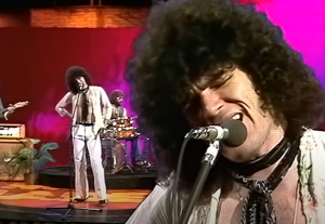 Ironically Fall In Love With Nazareth’s “Love Hurts” Live Performance In 1976