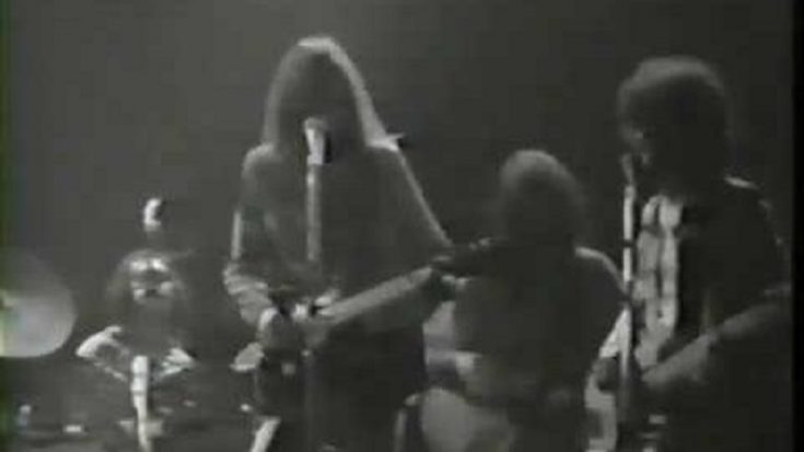 Watch Neil Young Perform ‘Down by the River’ Back in 1976 | I Love Classic Rock Videos