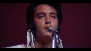 Elvis Presley Draws Everyone When He Started “Cant Help Falling In Love” In 1970 Las Vegas