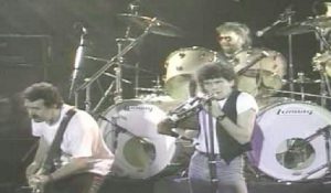 Watch Nazareth’s Excellent Live Performance of “Hair of the Dog” in 1985