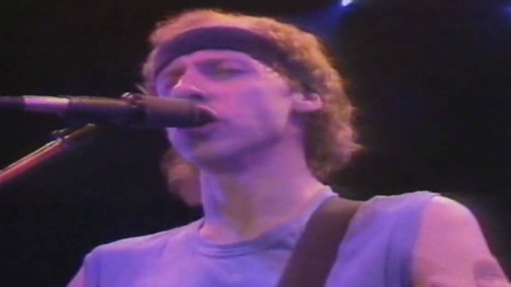 Watch Dire Straits Put London On A Trip With  “Money for Nothing” Live Performance