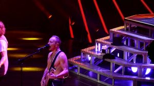 Watch Def Leppard Incredible Live “Pour Some Sugar on Me” In 2016
