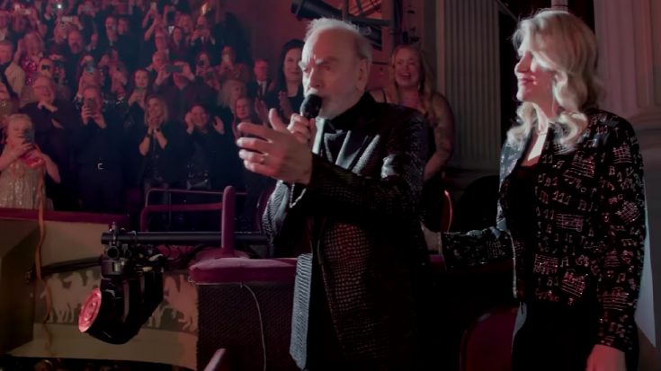 Watch Neil Diamond Stun Whole Audience With “Sweet Caroline” Performance | I Love Classic Rock Videos