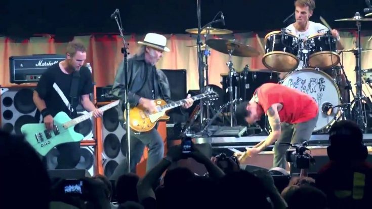 Watch Pearl Jam Rock With Neil Young For “Rockin In The Free World” Performance | I Love Classic Rock Videos