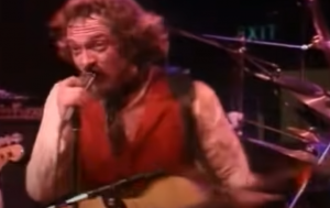 Jethro Tull Delivers 100% Performance In “Aqualung” 1977