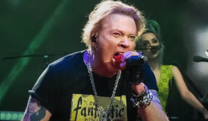 Believe It Or Not Axl Rose Has Good Guy Moments – Watch