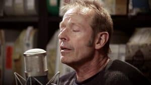 Bad Company’s Simon Kirke Shares Their Own Shark Story