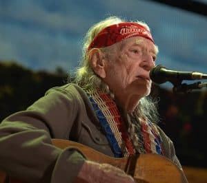 The Story Of How Willie Nelson Was Able To Smoke At The Roof Of The White House